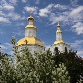 Купола Казанской церкви в Дивеево